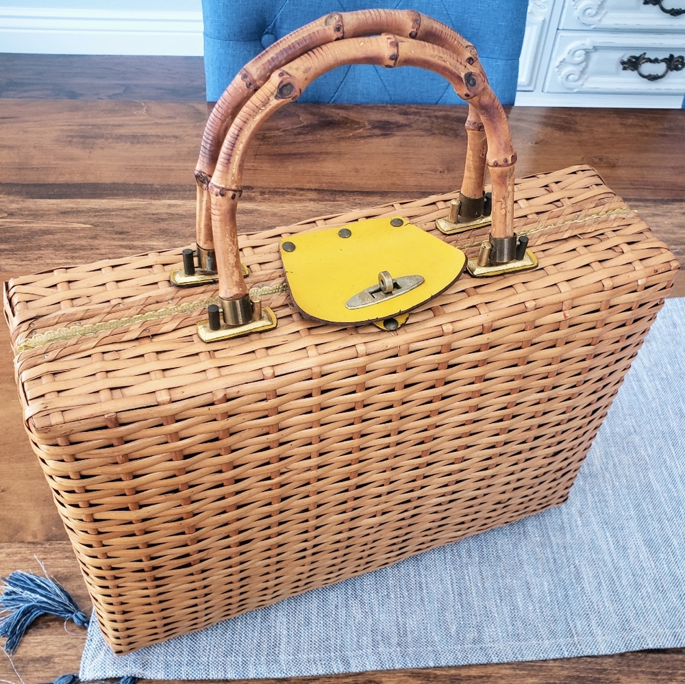 Large Vintage Wicker Handbag